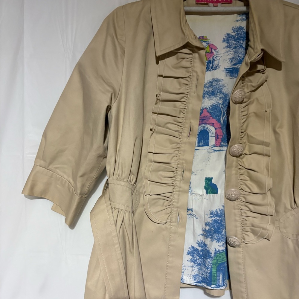 Chic Beige Ruffled Blazer with Patterned Lining - Picture 5 of 13